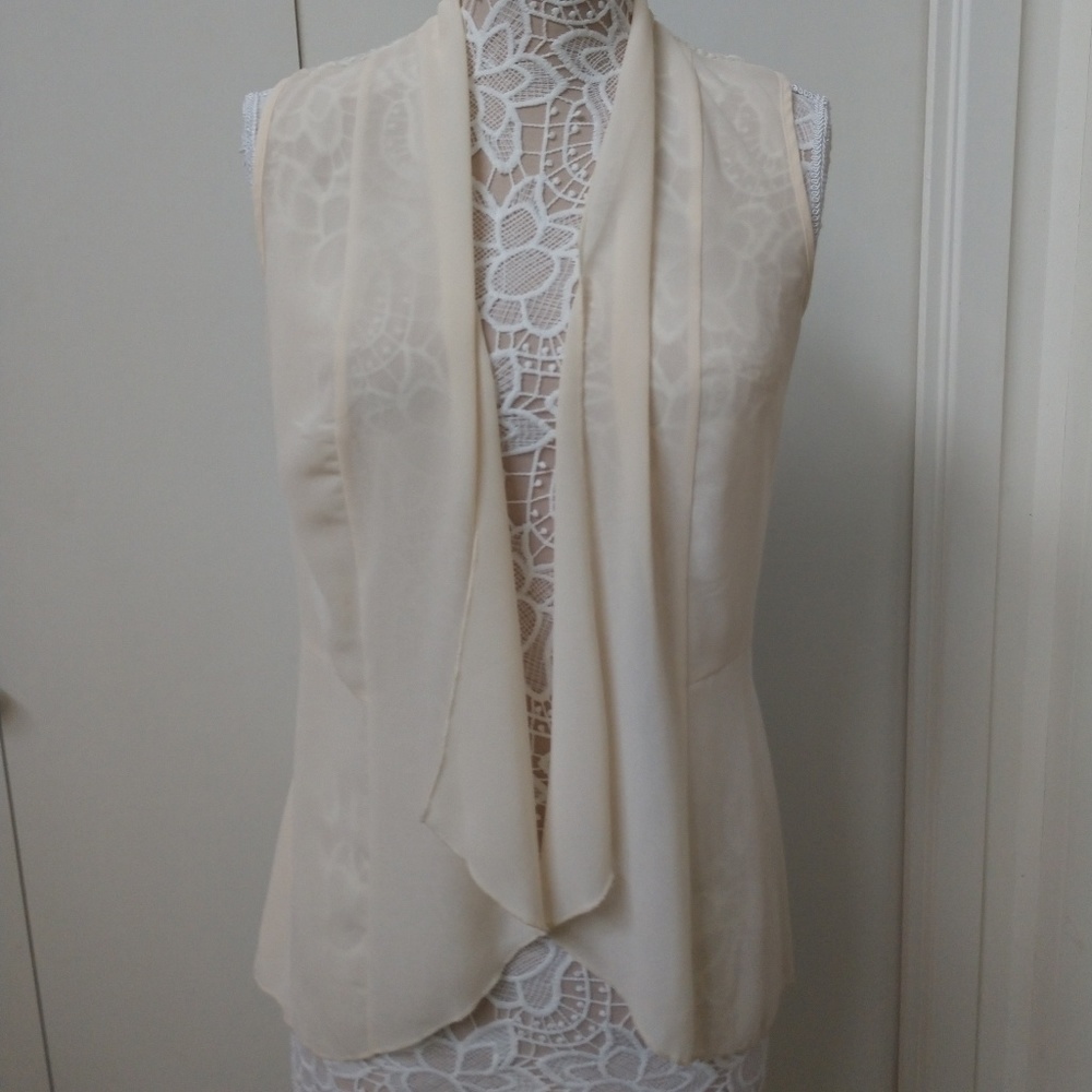 Maurices accessorie top